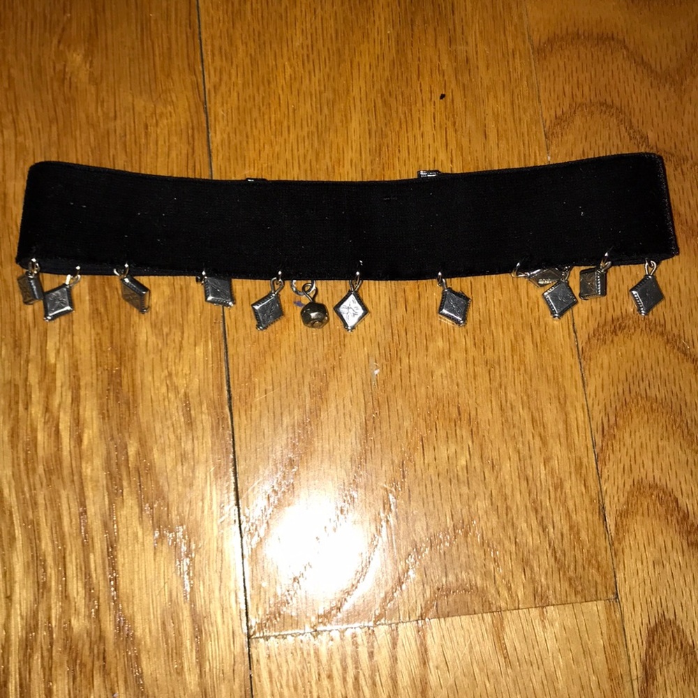 Pretty choker NWOT